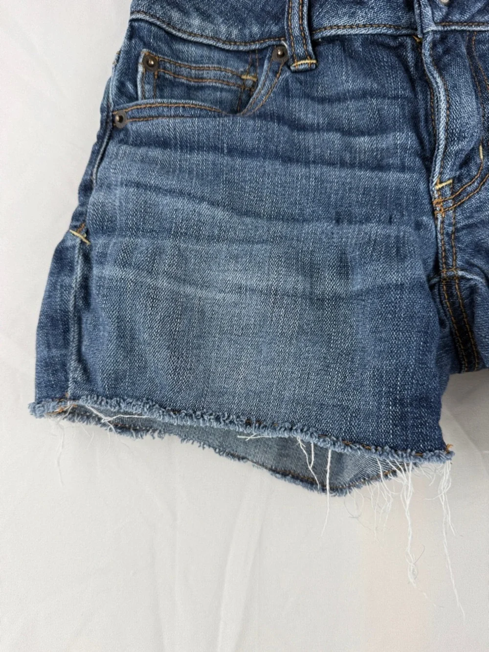 American Eagle Outfitter Women’s Size 0 Dark Blue Denim Cutoff 5 pocket Shorts